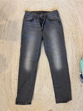Levi's Women's Straight Leg Jeans in Washed Black